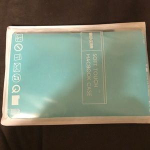 Mac book air 11” hard shell and keyboard cover